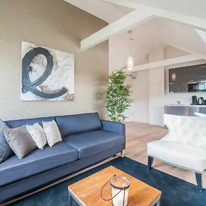 https://shortstay-apartments-museumpark-deluxe.ihotelsrotterdam.com